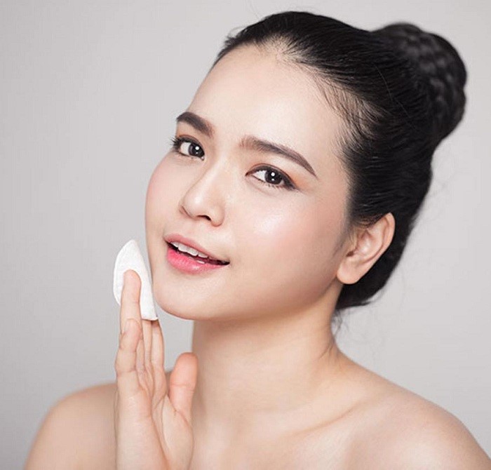 Lựa chọn sản phẩm làm đẹp an toàn cho da và gan