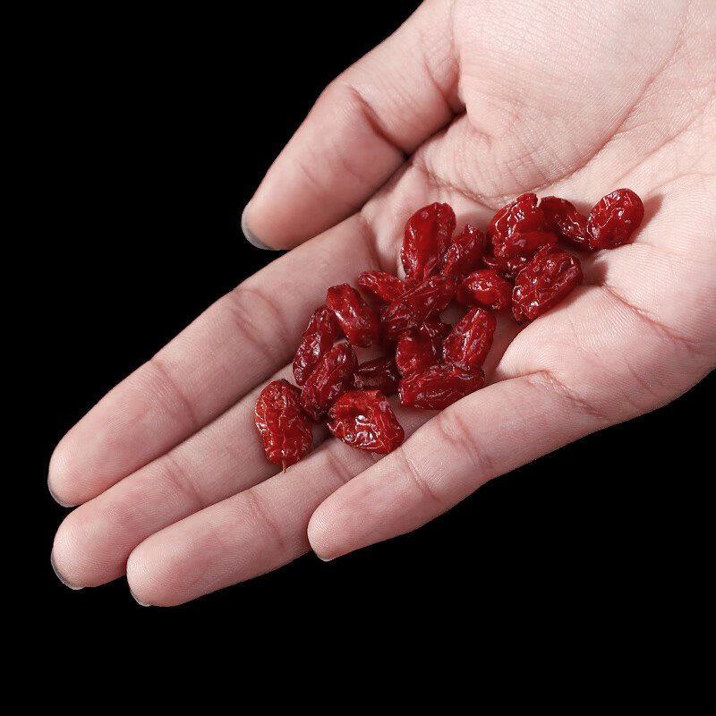 Sơ chế sơ thù du trước khi nấu gà tần
