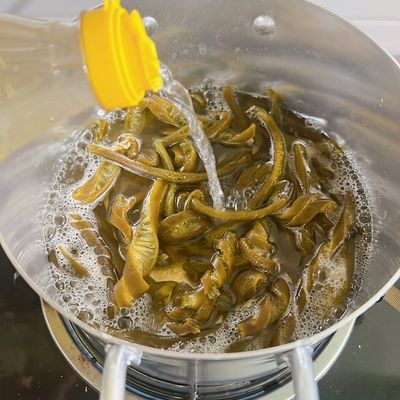 Ngâm tảo xoắm với giấm
