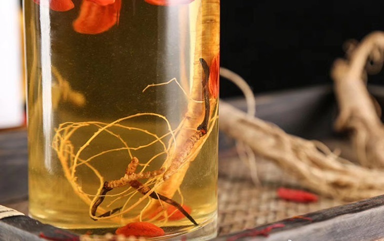 Ngâm rượu sơn thù du