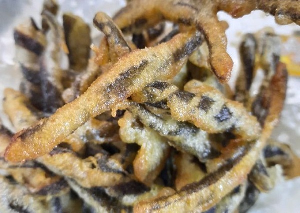 Món tảo chile chiên giòn