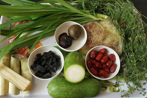 Chuẩn bị nguyên liệu nấu nước sâm