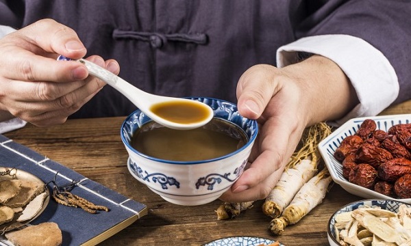 Sắc thuốc chữa bệnh dạ dày