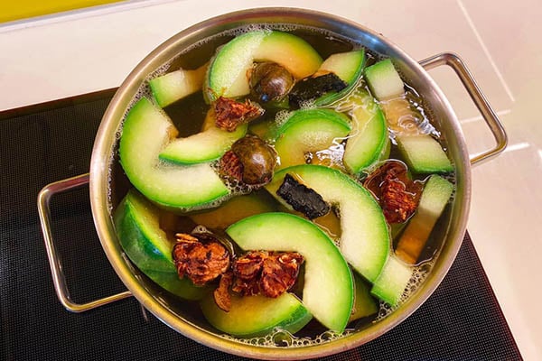 Nấu nước bí đao la hán quả đúng cách