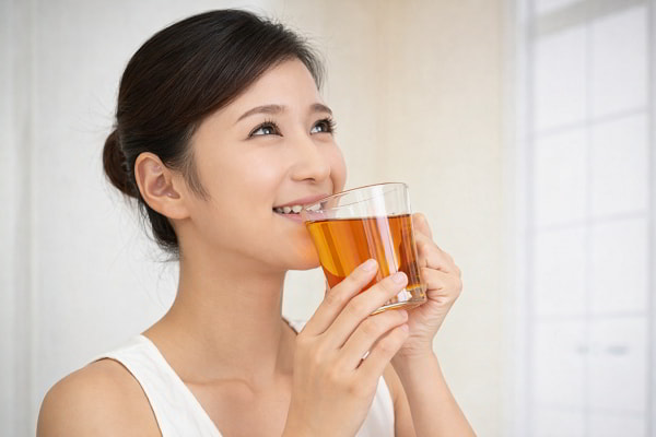 Thay thế bằng trà thảo dược giúp da đẹp hơn