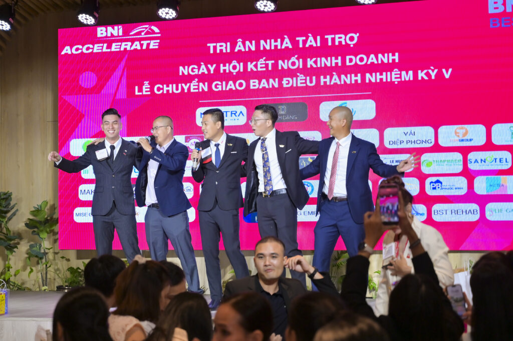 Vũ Văn Thắng BNI chào mừng thành viên mới gia nhập BNI Best Chapter