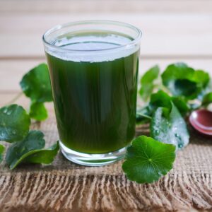 Nước rau má hỗ trợ làm dịu da, giảm ngứa ngáy