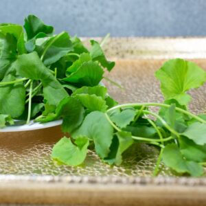 cách làm đẹp da chỉ với rau má