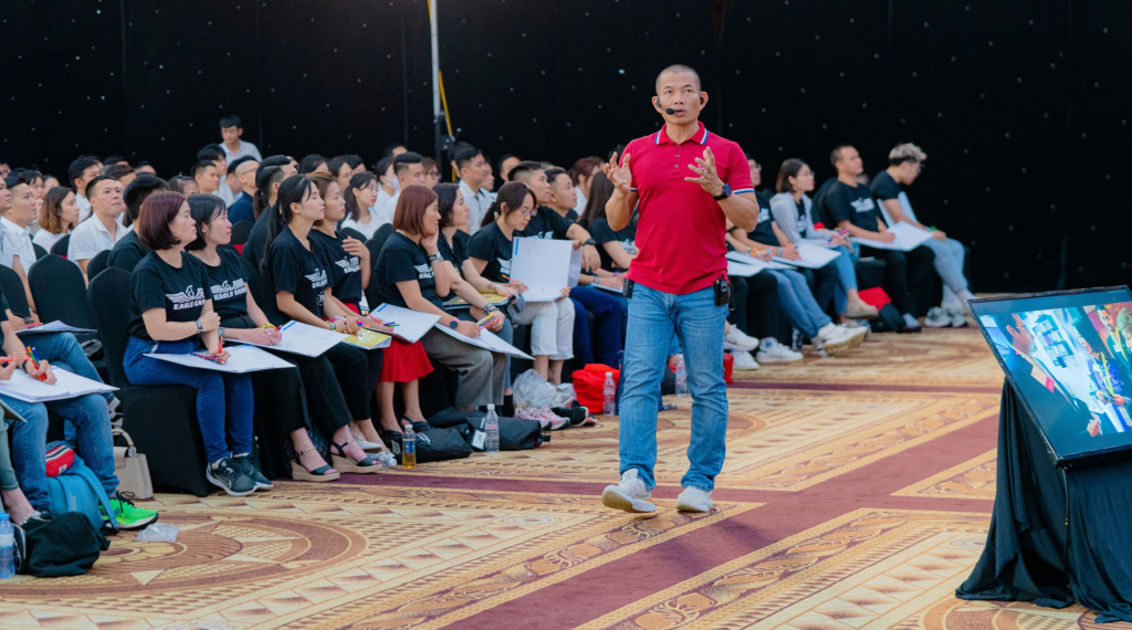 Lớp Học Thầy Phạm Thành Long