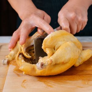 Mẹo chặt gà luộc cho người mới